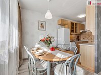 Byt 3+1 s lodžií a výhledem na park   - 7