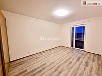 Pronájem moderního bytu 2+kk s balkonem a parkovacím stáním – Klíčany - 12