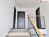 Pronájem moderního bytu 2+kk s balkonem a parkovacím stáním – Klíčany - 4