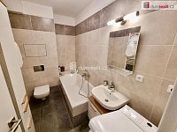 Pronájem moderního bytu 2+kk s balkonem a parkovacím stáním – Klíčany - 7