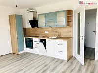 Pronájem moderního bytu 2+kk s balkonem a parkovacím stáním – Klíčany - 8