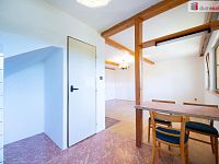 K prodeji, chata 5+kk s pozemkem u Dubenského rybníka, městys Ševětín - 9