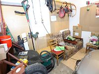 Garáž s elektřinou v přízemí panelového domu v Hroznětíně u Karlových Varů - 7