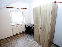 Pronájem pěkného bytu 1+kk v prvním patře rodinného domu u Karlových Varů - 4