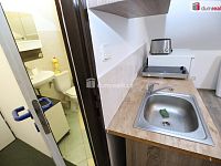 Pronájem pěkného bytu 1+kk v prvním patře rodinného domu u Karlových Varů - 6