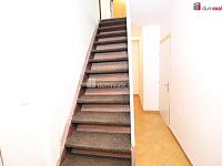 Pronájem pěkného bytu 1+kk v prvním patře rodinného domu u Karlových Varů - 8