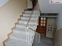 pronájem 4+1, 91 m2 s lodžií 5,53 m2, P10 Strašnice, Na Třebešíně, částečně zařízen, sklep, garáž - 20