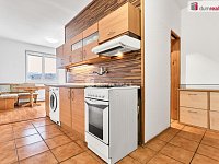 Prodej slunného bytu 2+1 s lodžií v Nové Roli  - 10