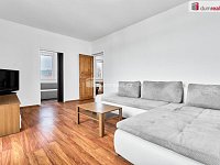 Prodej slunného bytu 2+1 s lodžií v Nové Roli  - 6