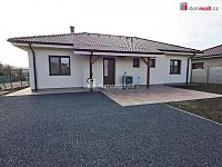 RD 4+kk s terasou a zahradním domkem