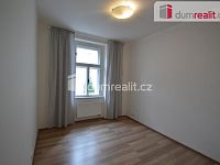 Pronájem bytu 2+1 68 m2 + balkon P5 Smíchov nezařízený cihla po rekonstrukci - 10