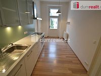 Pronájem bytu 2+1 68 m2 + balkon P5 Smíchov nezařízený cihla po rekonstrukci - 3