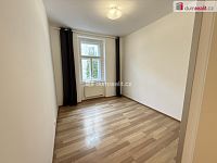 Pronájem bytu 2+1 68 m2 + balkon P5 Smíchov nezařízený cihla po rekonstrukci - 3