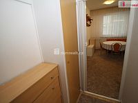 Pěkný udržovaný byt 2+kk v prvním patře panelového domu s výtahem v Horním Slavkově - 10