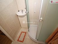 Pěkný udržovaný byt 2+kk v prvním patře panelového domu s výtahem v Horním Slavkově - 13