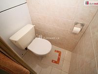 Pěkný udržovaný byt 2+kk v prvním patře panelového domu s výtahem v Horním Slavkově - 14