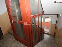 Pěkný udržovaný byt 2+kk v prvním patře panelového domu s výtahem v Horním Slavkově - 15