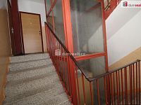 Pěkný udržovaný byt 2+kk v prvním patře panelového domu s výtahem v Horním Slavkově - 17