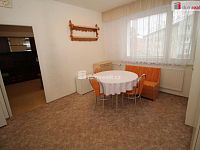 Pěkný udržovaný byt 2+kk v prvním patře panelového domu s výtahem v Horním Slavkově - 3