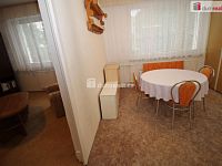 Pěkný udržovaný byt 2+kk v prvním patře panelového domu s výtahem v Horním Slavkově - 6