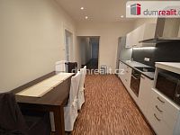 Pronájem pokoje 20 m2 P2 Vinohrady zařízený po rekonstrukci šatna - 2