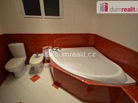 Pronájem pokoje 20 m2 P2 Vinohrady zařízený po rekonstrukci šatna - 7