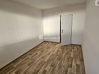 Pronájem 2kk s lodžií  50m2 P4 Háje Plickova nezařízeno - 3