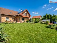 RD 6+1 s bazénem a FVE | 4 ložnice | 25 min Praha