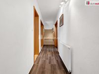 RD 6+1 s bazénem a FVE | 4 ložnice | 25 min Praha - 10