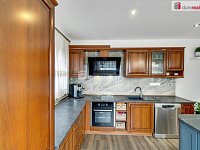 RD 6+1 s bazénem a FVE | 4 ložnice | 25 min Praha - 13