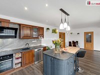 RD 6+1 s bazénem a FVE | 4 ložnice | 25 min Praha - 14