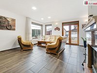 RD 6+1 s bazénem a FVE | 4 ložnice | 25 min Praha - 16