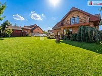 RD 6+1 s bazénem a FVE | 4 ložnice | 25 min Praha - 2