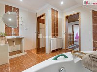 RD 6+1 s bazénem a FVE | 4 ložnice | 25 min Praha - 25