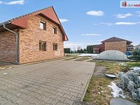 RD 6+1 s bazénem a FVE | 4 ložnice | 25 min Praha - 30