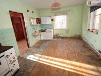 Zemědělská usedlost se dvěma rodinnými domy, stodolou a garáží v Počátcích u Kraslic - 7