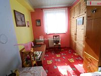 Pěkný udržovaný byt 3+1 ve druhém patře cihlového domu v Šindelové u Kraslic - 10