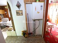 Pěkný udržovaný byt 3+1 ve druhém patře cihlového domu v Šindelové u Kraslic - 14