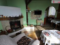 Pěkný udržovaný byt 3+1 ve druhém patře cihlového domu v Šindelové u Kraslic - 6