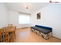 Prostorný byt, 146,8 m2 + lodžie 8,1 m2, zahrada 1666 m2, sklep, parkovací stání, Praha 5 - Malvazinky - 17