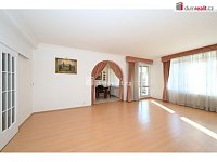 Prostorný byt, 146,8 m2 + lodžie 8,1 m2, zahrada 1666 m2, sklep, parkovací stání, Praha 5 - Malvazinky - 4