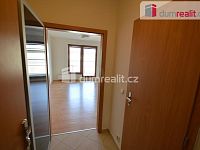 Pronájem 1kk 36m2 P9 Vysočany Jana Přibíka  - 8