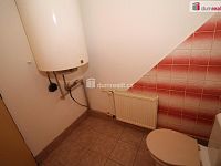 Udržovaný dům 4+kk vhodný k trvalému bydlení ve Starém Sedle u Teplé - 22