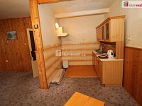 Udržovaný dům 4+kk vhodný k trvalému bydlení ve Starém Sedle u Teplé - 8