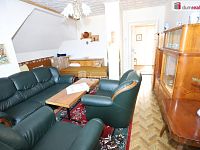 Pěkný byt 2+1 ve druhém patře cihlového domu v Aši v klidné ulici - 6