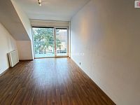 Pronájem podkrovního bytu 2+KK - Kolín - 4