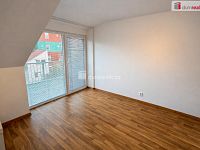 Pronájem podkrovního bytu 2+KK - Kolín - 5