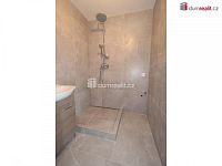 Světlý byt 3+1 s balkonem, po kompletní rekonstrukci - TOP STAV, 77 m2, 5. patro, OV, panel po rek, Praha 10 - 18