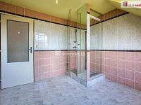 Prodej prostorného rodinného domu v Neratovicích - 21