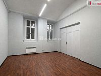 Pronájem komerčního prostoru, 200 m2 - prostory z ulice